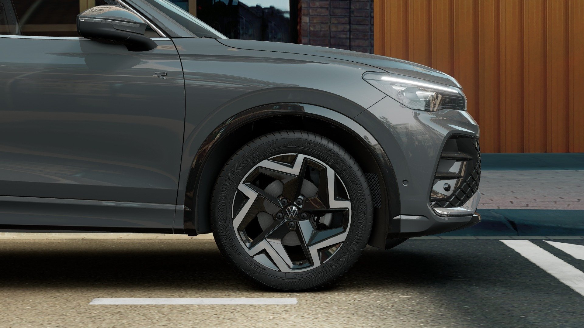 Detailbild 5: Volkswagen Tiguan R-Line 1,5 l eTSI OPF 110 kW (150 PS) 